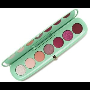 LTD edition Marc Jacobs Beauty Eye-conic eyeshadow palette in Cherrific